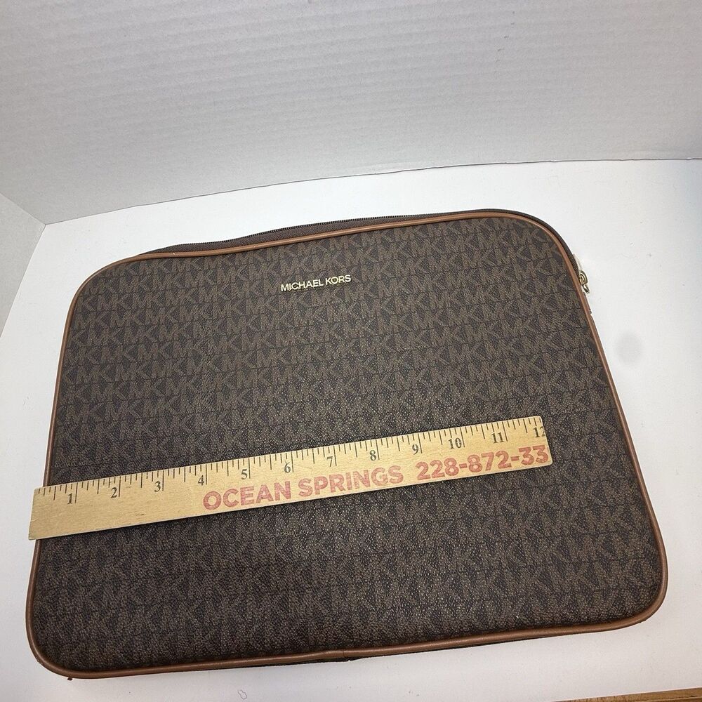 Michael Kors Jet Set Logo 13 Inch Laptop Zip Sleeve Case - Picture 9 of 9